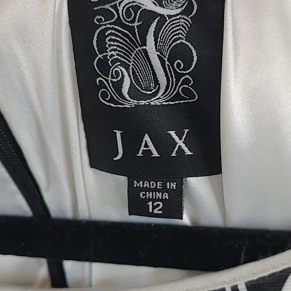 Neiman Marcus Jeweled Party Dress, Jax, Size 12 - Picture 6 of 9